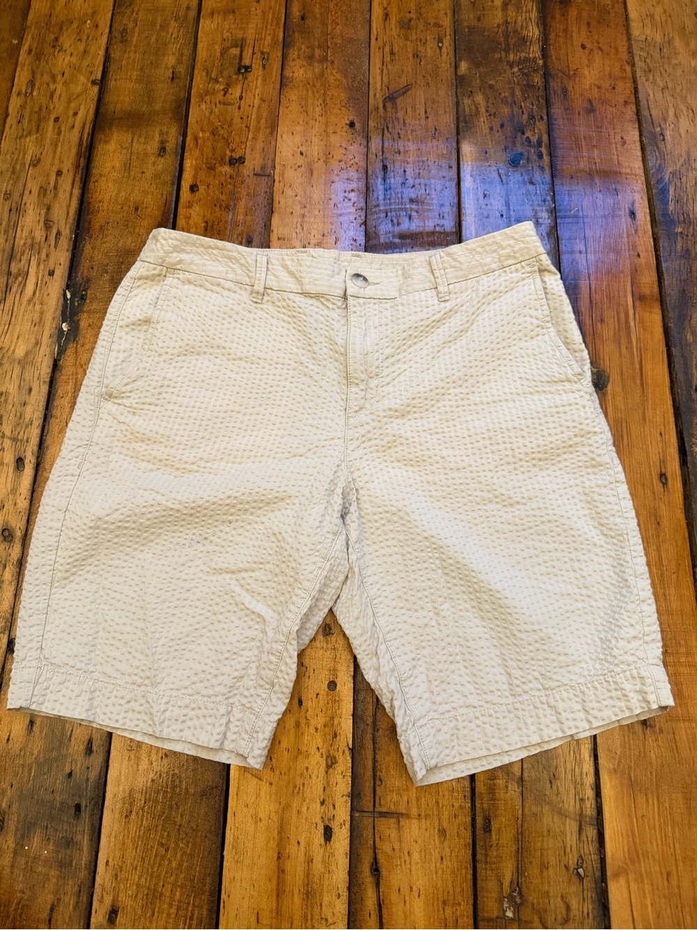 Womens LL Bean Cream Favorite fit Seersucker Shorts - Casual Bermuda Style